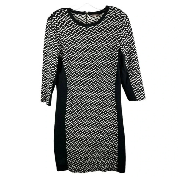 J McLaughlin Geometric Print Black‎ and white Sweater Dress size Medium - Picture 1 of 10